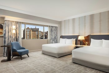 Junior Suite, 2 Queen Beds, Hearing Accessible (Grand, Mobility, Roll-in Shower)