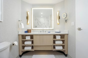 Superior Room, 1 King Bed