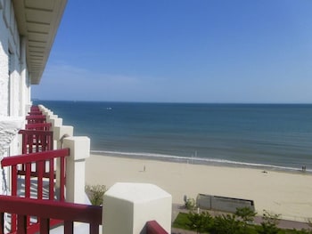 Classic Twin Room, 1 Queen Bed, Partial Sea View