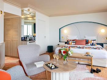 Junior Suite, 1 King Bed
