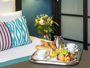 Classic Twin Room, 1 Queen Bed, Partial Sea View