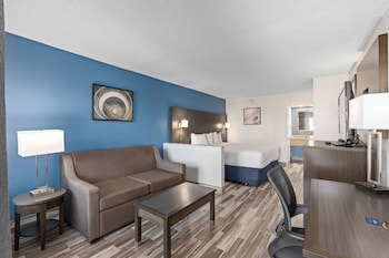 Suite, 1 King Bed with Sofa bed, Non Smoking