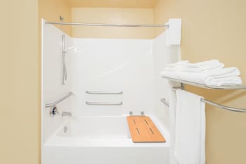 Standard Room, 2 Queen Beds, Non Smoking (Mobility Accessible)
