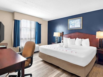Suite, 1 King Bed, Non Smoking