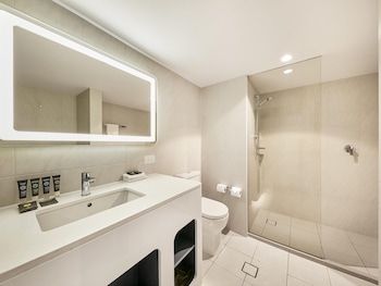 Deluxe Room, 1 King Bed, Ocean View