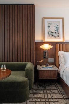 Signature Room, 1 King Bed
