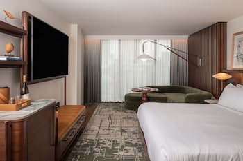Signature Room, 1 King Bed