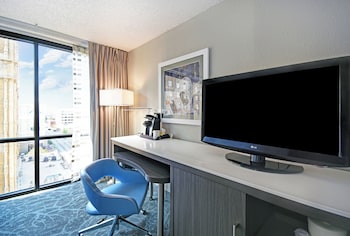 Standard Room, 2 Double Beds, City View