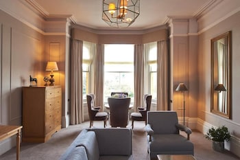 Signature Suite, City View