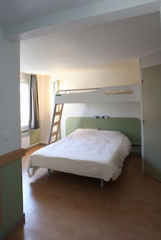 Triple Room, Multiple Beds