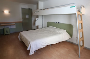 Triple Room, Multiple Beds