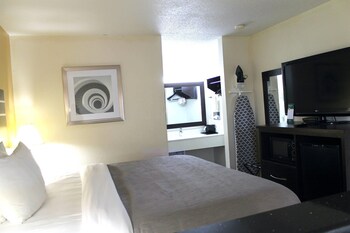 Suite, 1 King Bed, Non Smoking