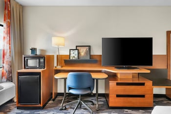 Room, 2 Queen Beds, Hearing Accessible (Accessible Bathtub)