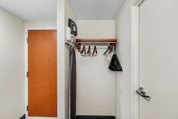 Room, 2 Queen Beds, Hearing Accessible (Accessible Bathtub)