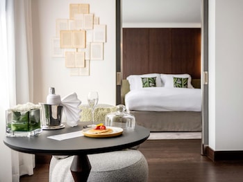 Suite, 1 King Bed, Garden View (Homage Marguerite Yourcenar)