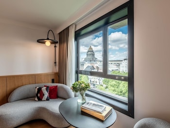 Superior Room, 1 King Bed, City View