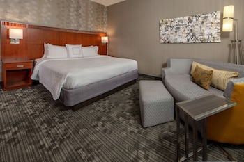 Room, 1 King Bed, Accessible (Hearing)