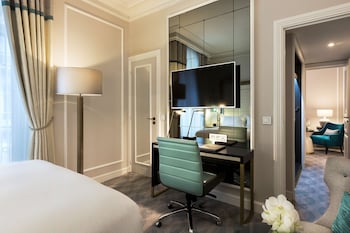 Junior Suite, 1 Queen Bed