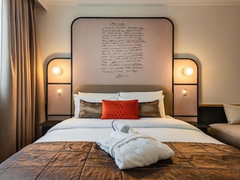 Privilege, Room, Multiple Beds