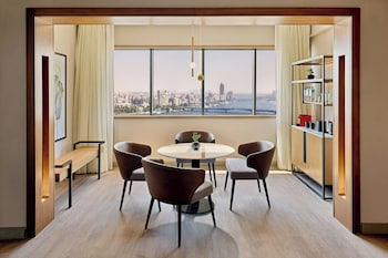 Suite, 2 Bedrooms (View)