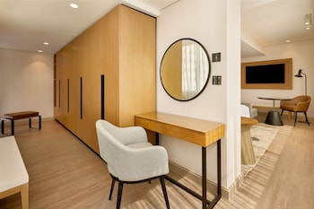 Club Suite, 1 King Bed