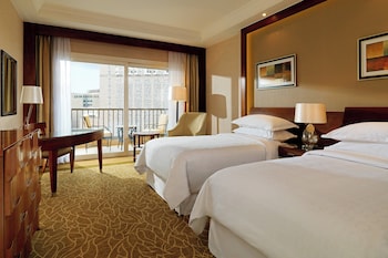 Club Guest room, 2 Twin, Partial River view