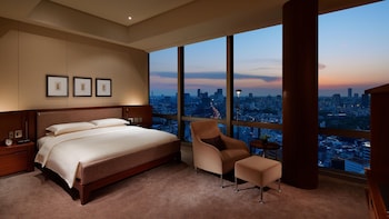 Suite (Chariman)