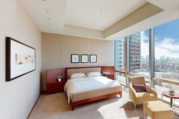 Suite (Chariman)