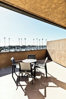 Suite, 1 Bedroom, Balcony