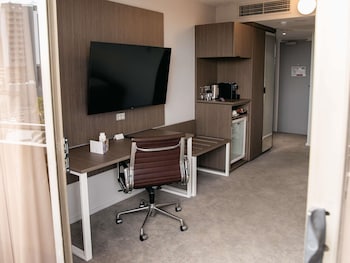 Deluxe Room, 1 Queen Bed