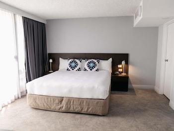 Junior Room, 1 King Bed, Balcony