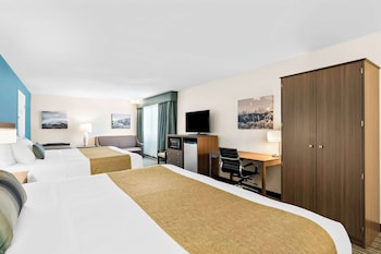 Standard Room, Multiple Beds, Non Smoking, Refrigerator & Microwave (Larger Room)