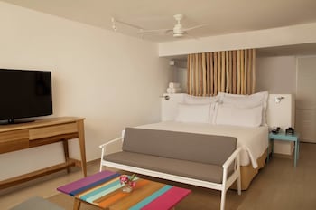 Deluxe Room, 1 King Bed, Non Smoking, Ocean View