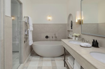 Suite (Mayfair)