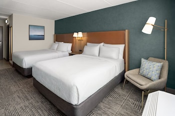 Standard Room, 2 Queen Beds, Pool View