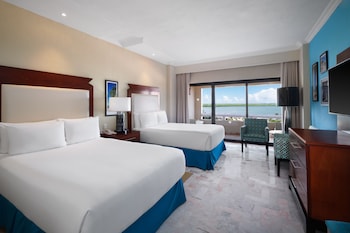 Superior Lagoon View, 1 King bed or 2 Double Beds, Non-Smoking