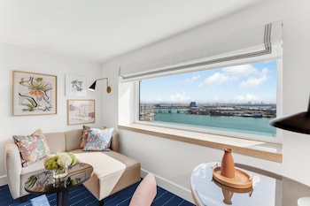 Classic Room, 1 King Bed, Bay View