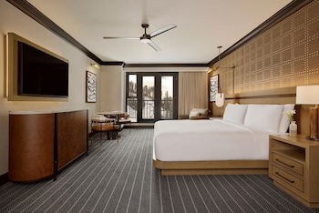Junior Suite, 1 King Bed (Park, Fireplace)
