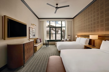 Room, 2 Queen Beds, Mountain View