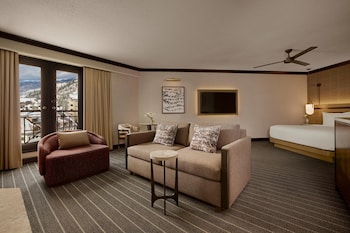 Junior Suite, 1 King Bed (Park, Fireplace)