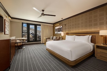 Room, 2 Queen Beds (Village Slope)