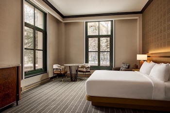 Suite (Mount Powell)