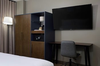 Room, 1 King Bed (View, Urban)