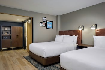 Standard Room, 2 Queen Beds (Hearing Accessible)