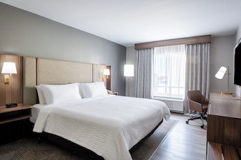 Standard Room, 1 King Bed, Accessible (Communications, Accessible Tub)