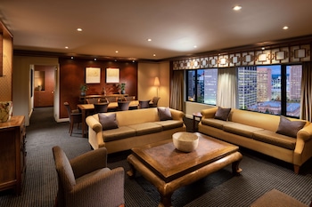 Executive Suite, 1 King Bed, Club Lounge Access