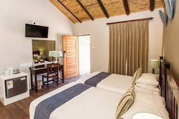 Room, 2 Twin Beds, Garden View