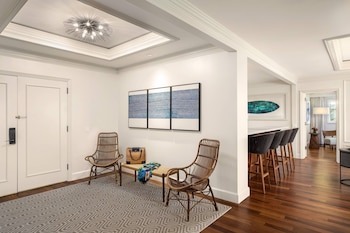 Royal Pacific Suite, 2 Bedrooms, Club Lounge access, Oceanfront