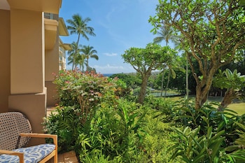 Deluxe Room, 1 King Bed, Lanai, Partial Ocean View (Mobility Accessible, Roll-In Shower)