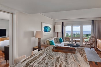 Club Single Room, 1 King Bed with Sofa bed, Club Lounge Access